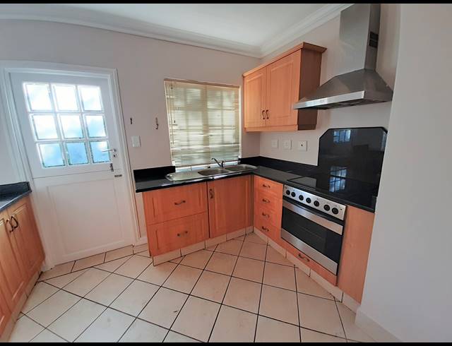2 BEDROOM TOWNHOUSE TO LET IN SOMERSET VALLEY ESTATE
